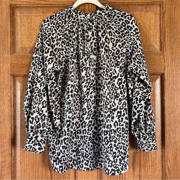 LOFT Tops - 5/$15 Nice LOFT Petite Light Tan & Black Animal Print LS Top LP